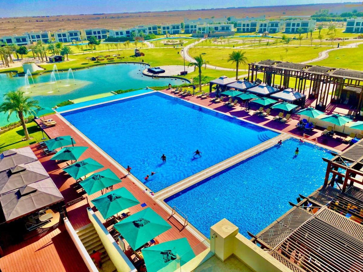 Retaj Salwa Resort & Spa Doha Luaran gambar The pool at the Al-Jazair Resort