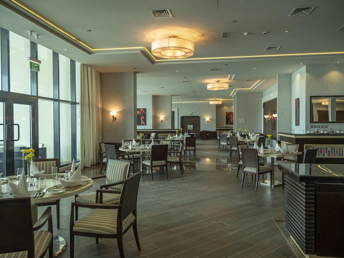 Retaj Salwa Resort & Spa Doha Luaran gambar The restaurant at the hotel