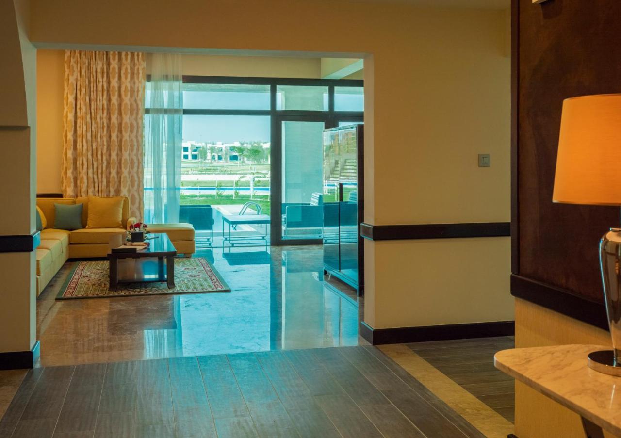 Retaj Salwa Resort & Spa Doha Luaran gambar A suite at the Ritz-Carlton, DIFC