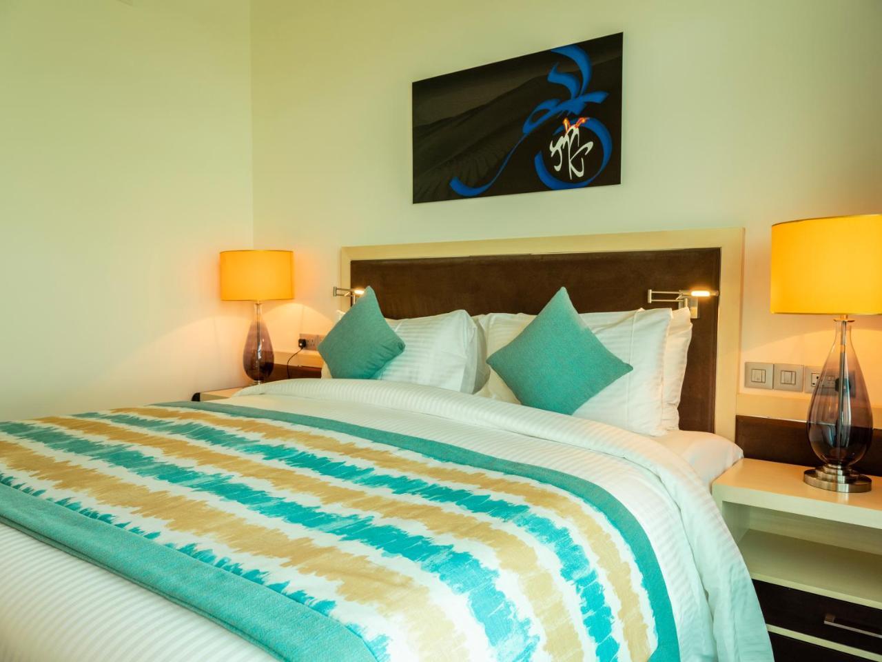 Retaj Salwa Resort & Spa Doha Luaran gambar A bedroom at the hotel